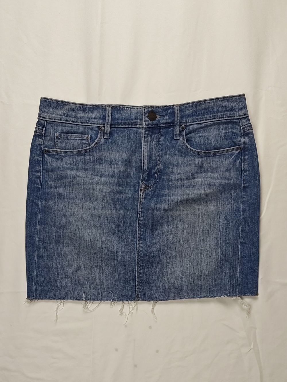 LOFT Denim Mini Skirt in Medium Blue Wash Size 6 Petite